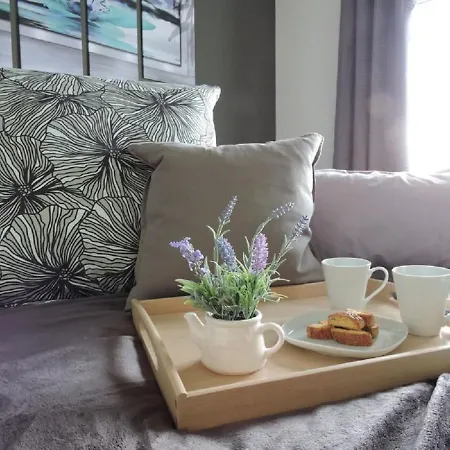 - Haus Apartment *